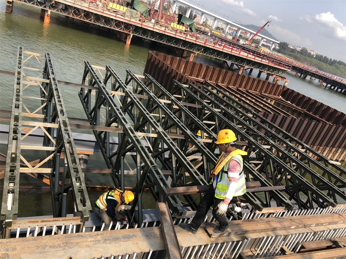 湖南浩潤路橋機(jī)械有限公司,郴州公路鋼橋設(shè)計制造加工,郴州鋼管樁橋梁設(shè)計制造加工 湖南浩潤路橋機(jī)械有限公司,郴州公路鋼橋設(shè)計制造加工,郴州鋼管樁橋梁設(shè)計制造加工